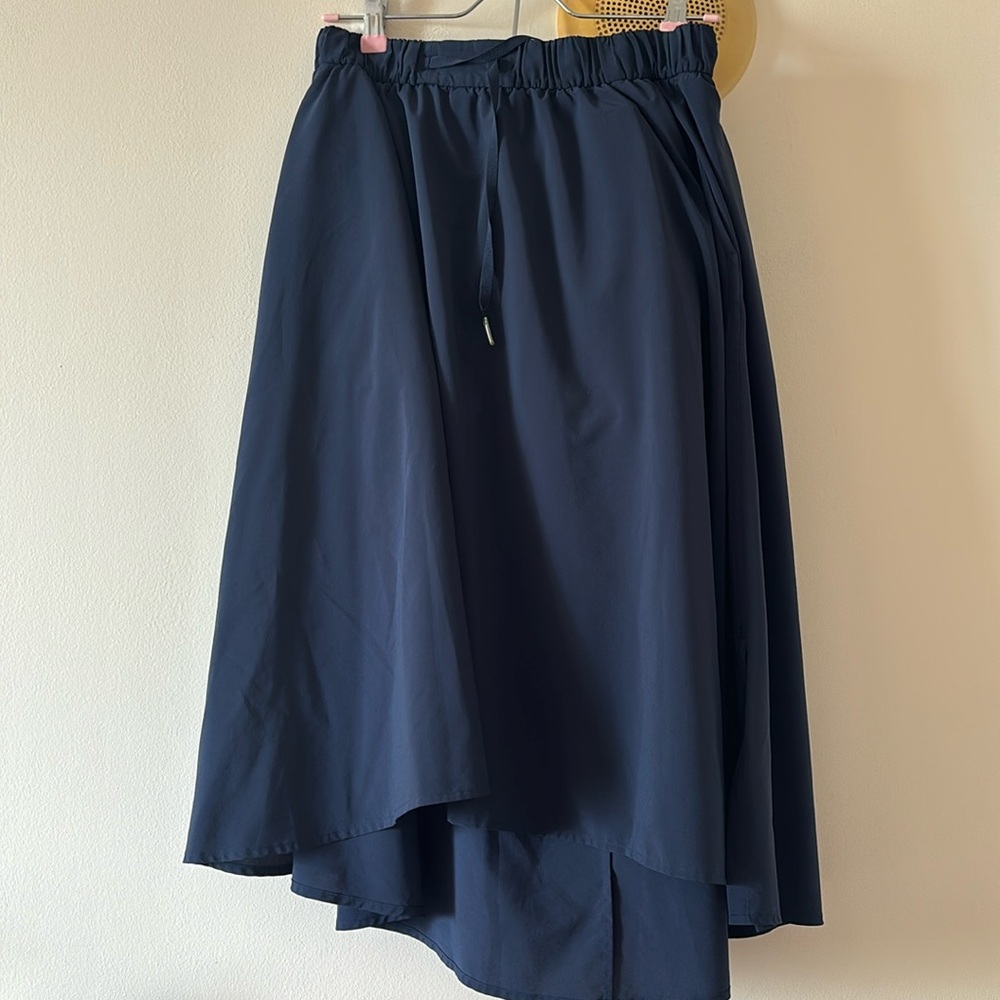 Lululemon navy skirt size 6
